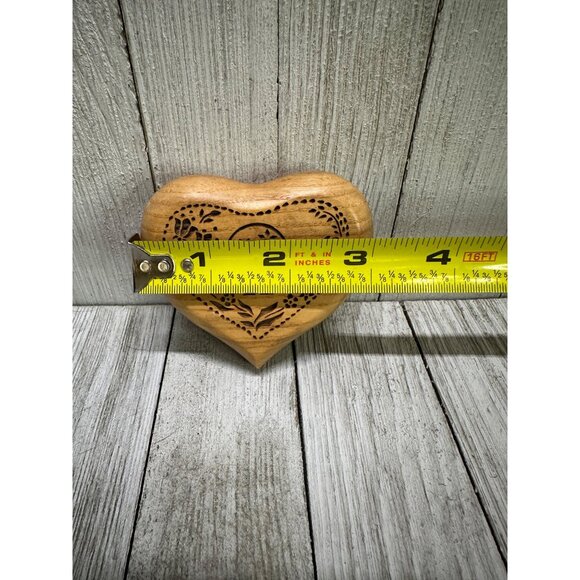 Vtg Sankyo Lasercraft Wood Heart Shaped Music Box Plays It's A Small World Works - Picture 5 of 5